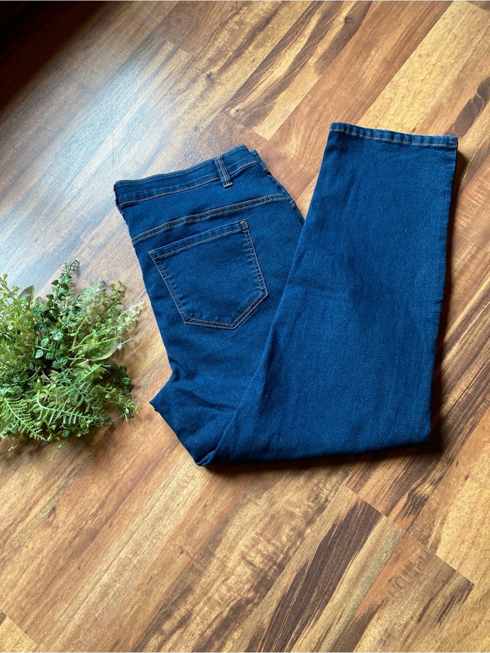 Angels Forever Young Size 16 Everluxe sculpt straight darkwash jeans - Picture 6 of 8